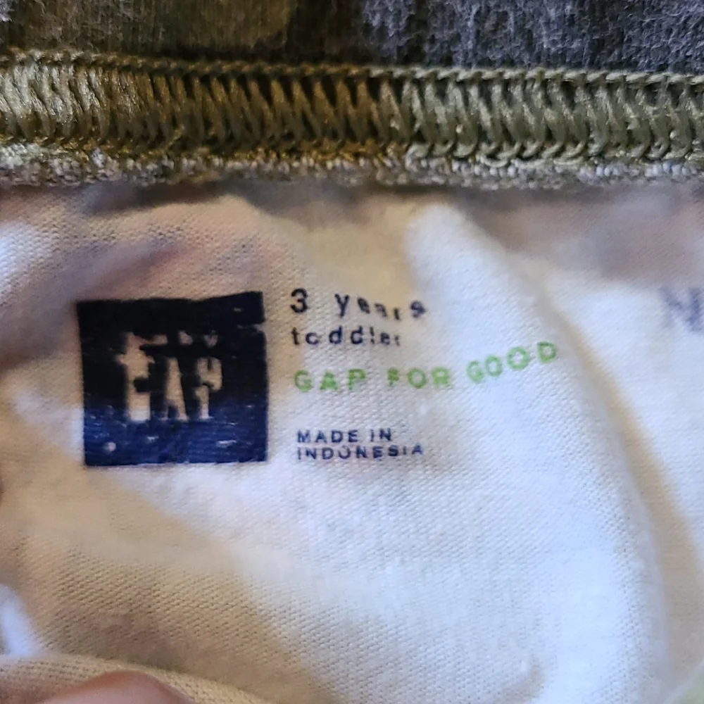 Gap kids camo and butterfly leggings